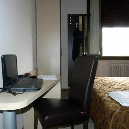 Hotel Eden 3*